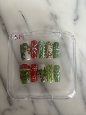 Hand-Painted Holiday Nail Set - Grinch & Festive Characters, Red & Green